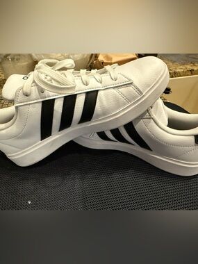 Women's Adidas Grand Court Sneakers with Black Stripes - Classic Low-Top